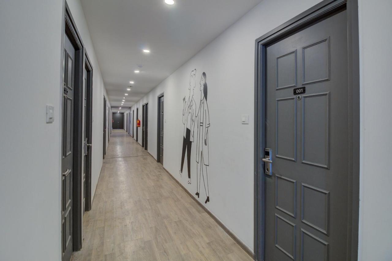 Oyo Townhouse 339 Worli Hotel Мумбай Екстериор снимка