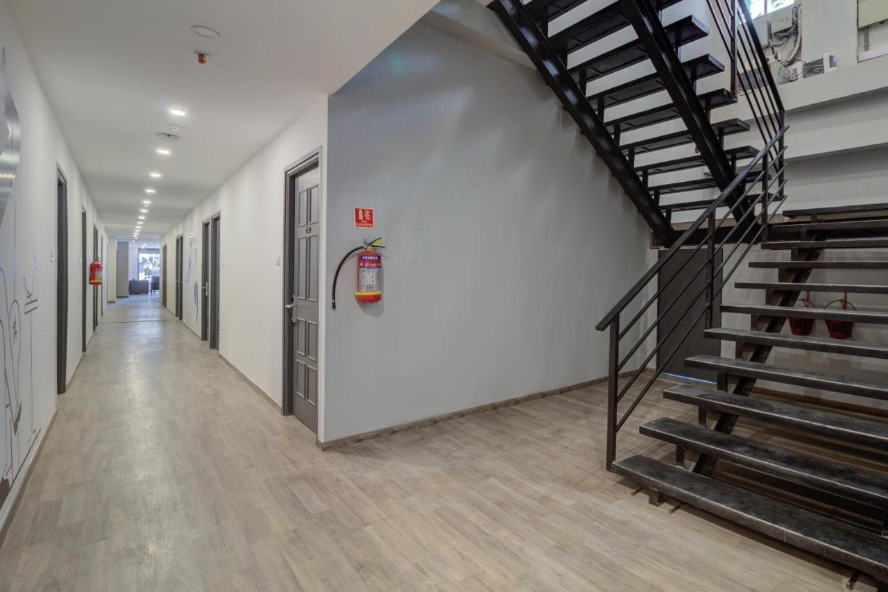 Oyo Townhouse 339 Worli Hotel Мумбай Екстериор снимка