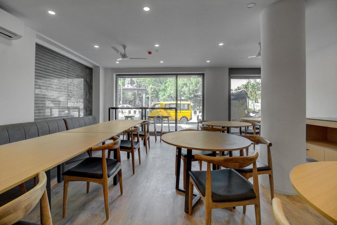 Oyo Townhouse 339 Worli Hotel Мумбай Екстериор снимка