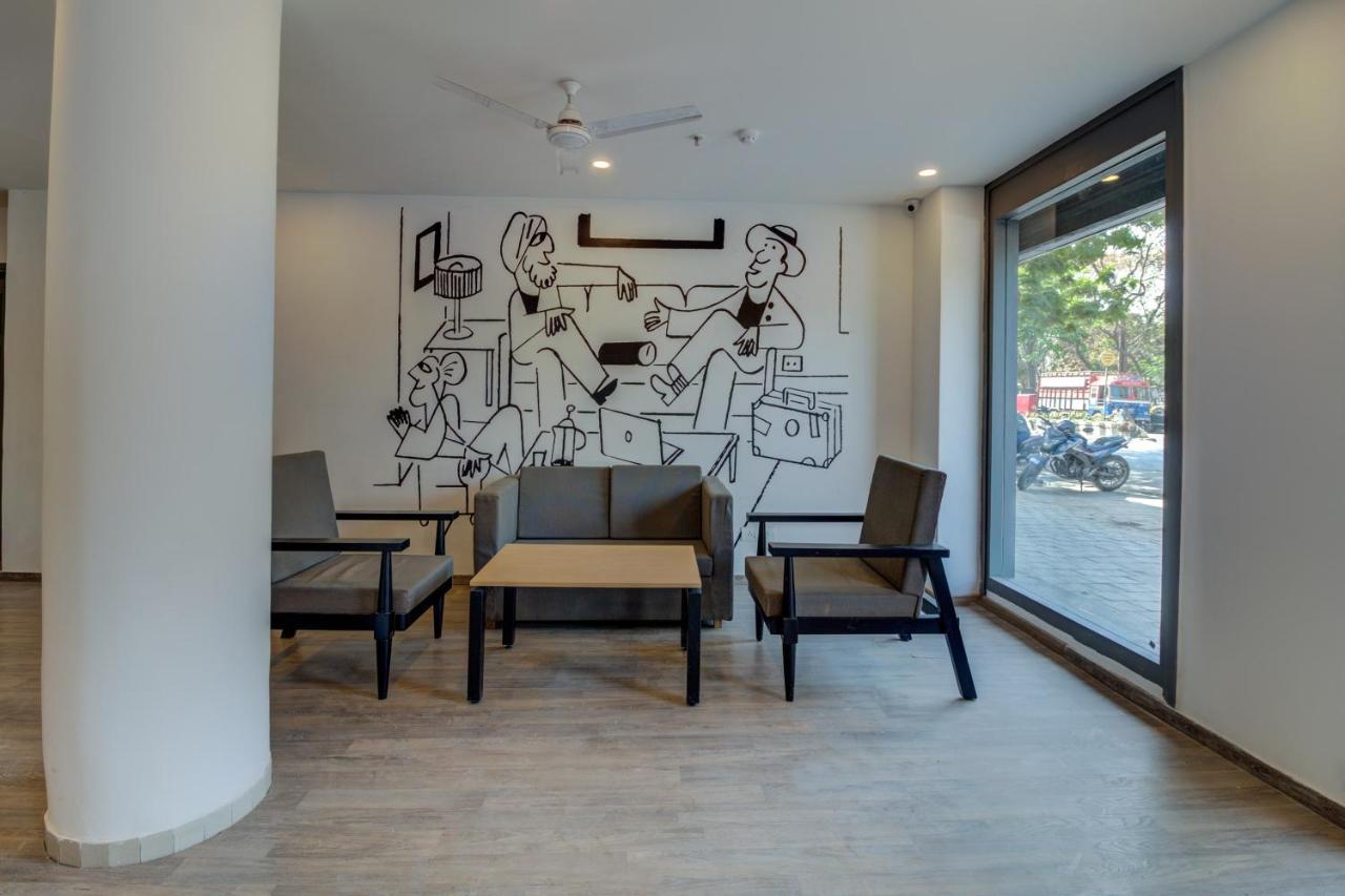 Oyo Townhouse 339 Worli Hotel Мумбай Екстериор снимка