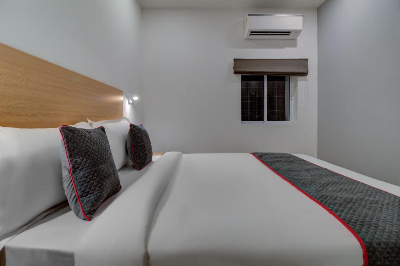 Oyo Townhouse 339 Worli Hotel Мумбай Екстериор снимка