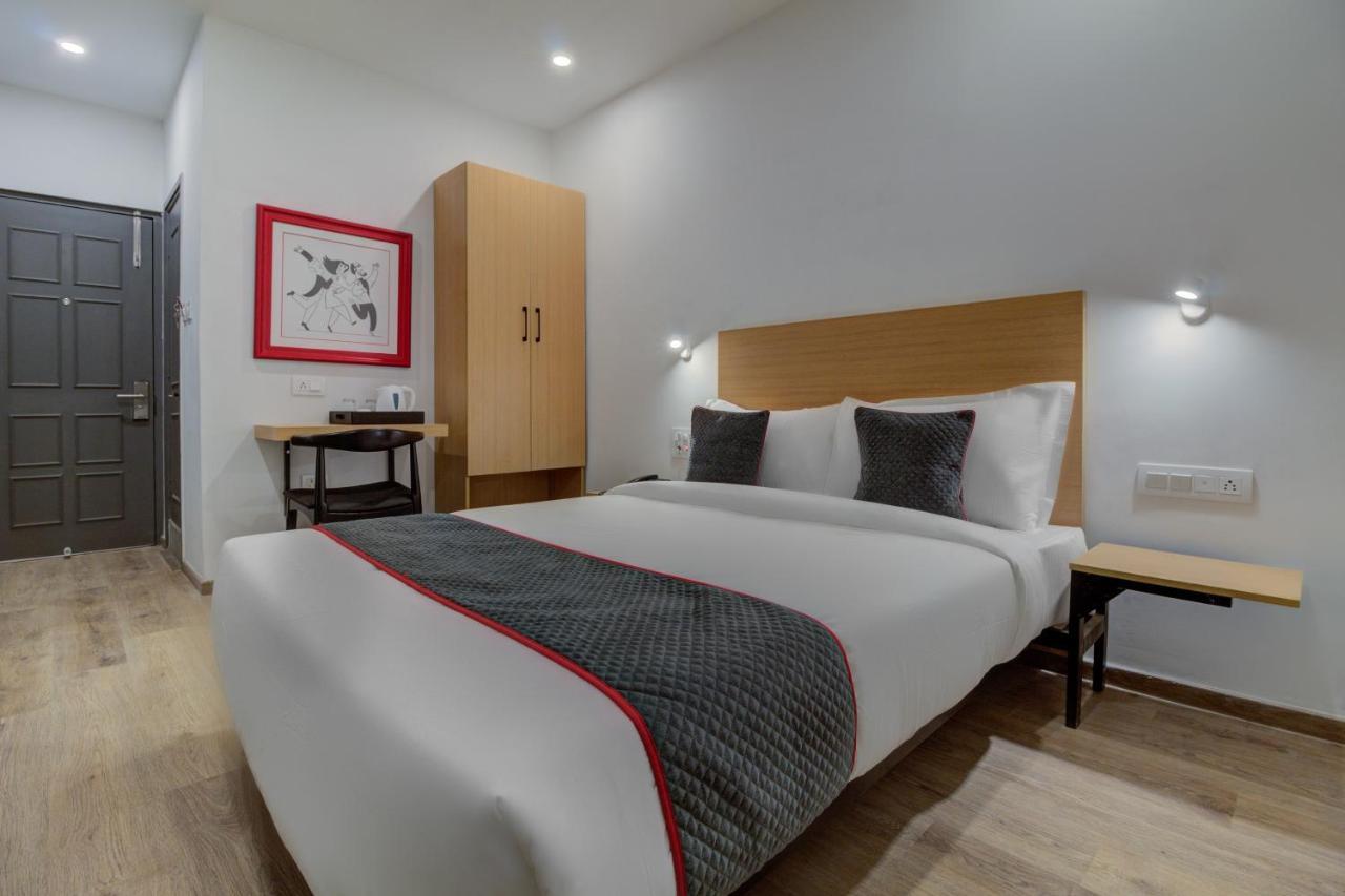 Oyo Townhouse 339 Worli Hotel Мумбай Екстериор снимка
