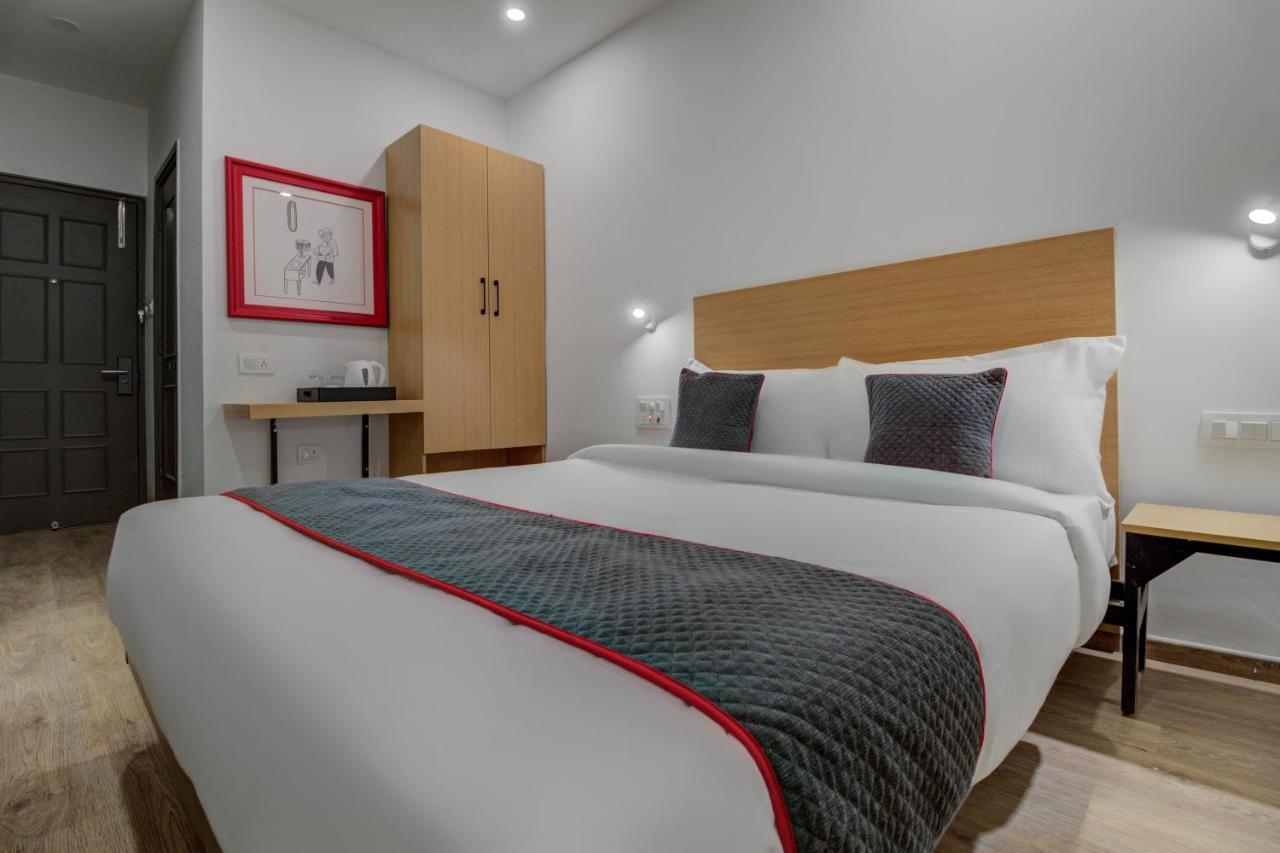 Oyo Townhouse 339 Worli Hotel Мумбай Екстериор снимка