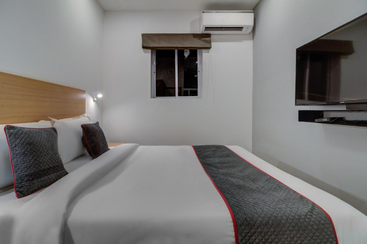 Oyo Townhouse 339 Worli Hotel Мумбай Екстериор снимка