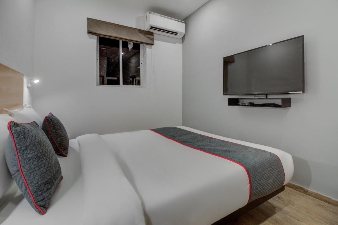 Oyo Townhouse 339 Worli Hotel Мумбай Екстериор снимка