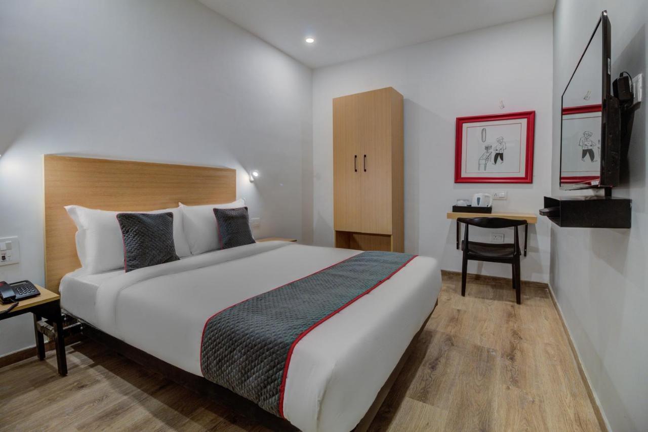 Oyo Townhouse 339 Worli Hotel Мумбай Екстериор снимка