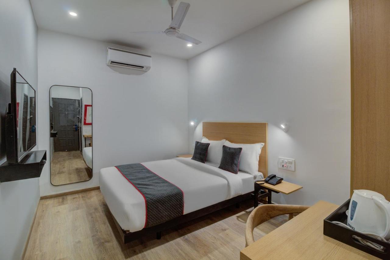Oyo Townhouse 339 Worli Hotel Мумбай Екстериор снимка