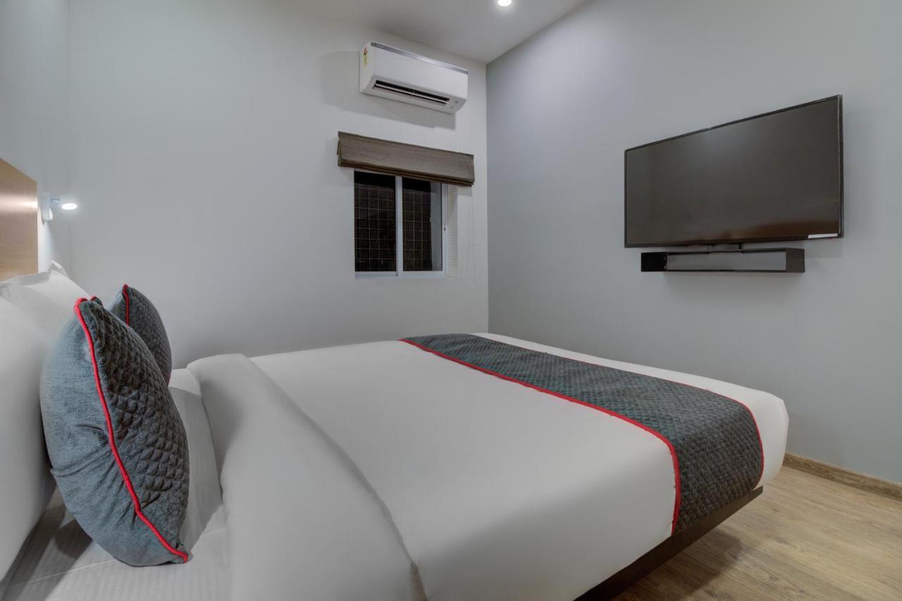 Oyo Townhouse 339 Worli Hotel Мумбай Екстериор снимка