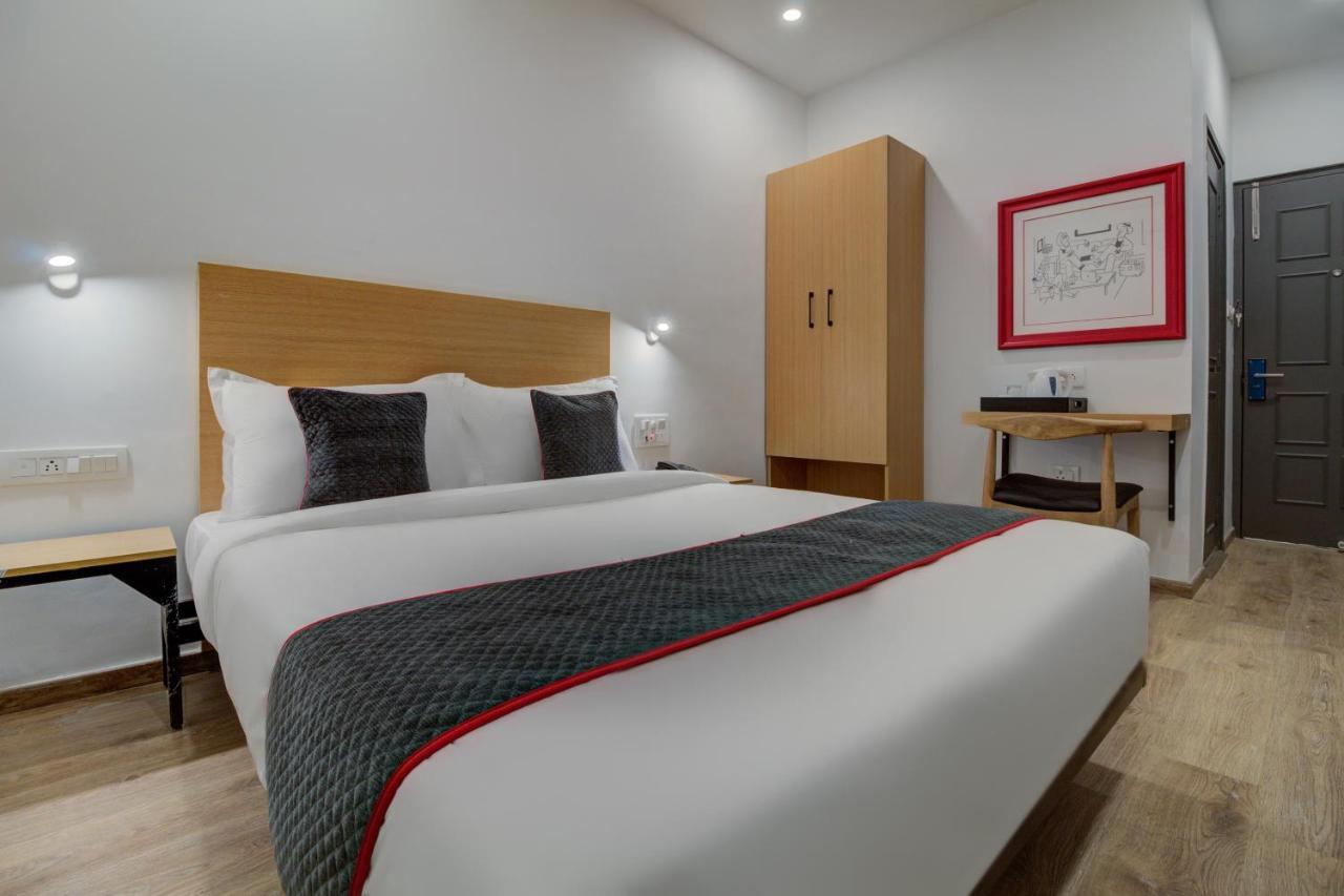 Oyo Townhouse 339 Worli Hotel Мумбай Екстериор снимка